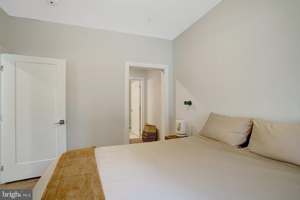 635 Slaters Lane - Photo 35