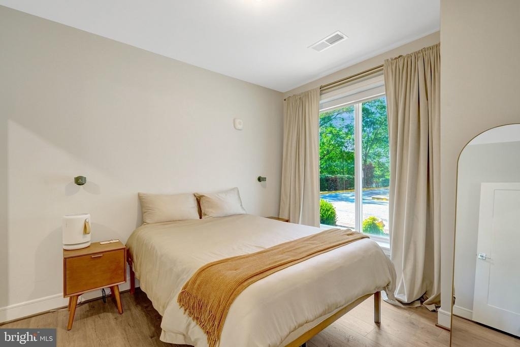 635 Slaters Lane - Photo 34