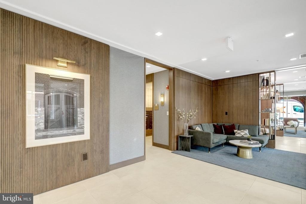 635 Slaters Lane - Photo 6