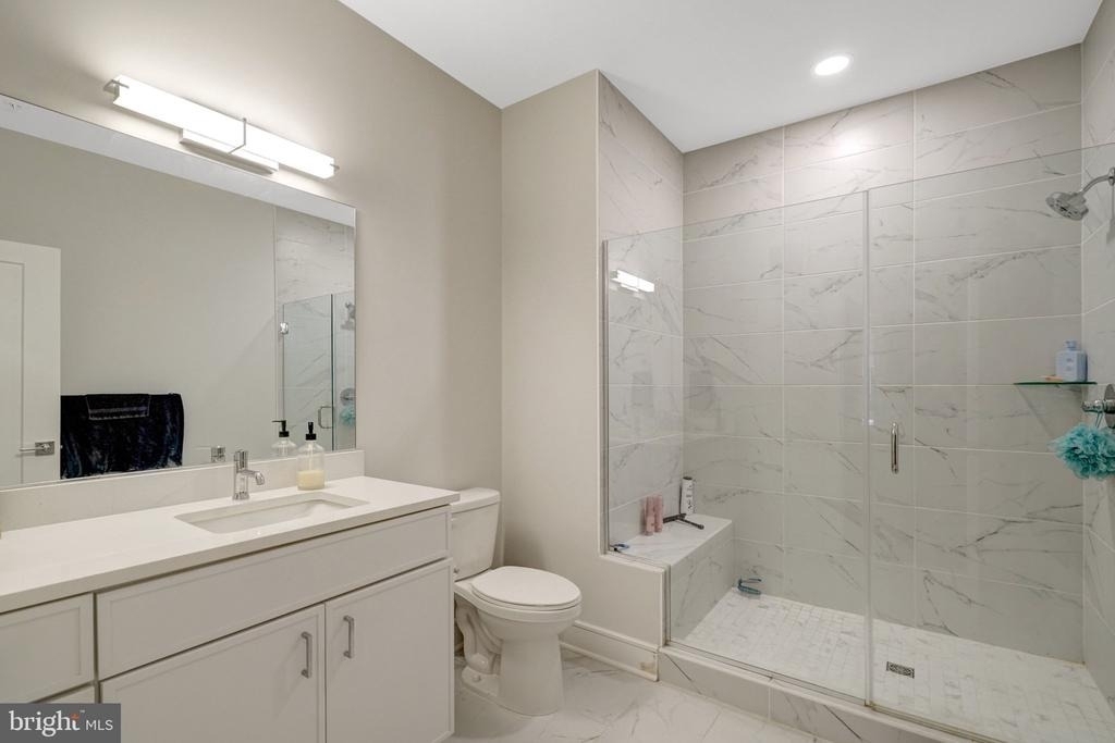 635 Slaters Lane - Photo 38