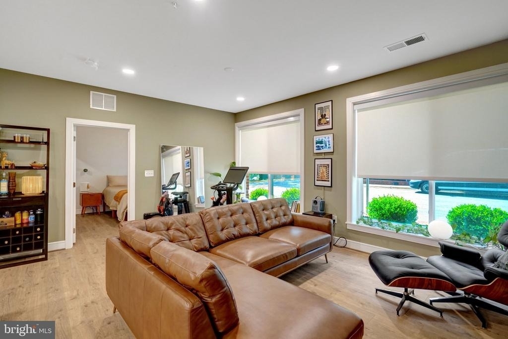 635 Slaters Lane - Photo 21