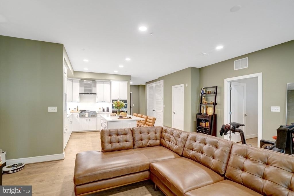 635 Slaters Lane - Photo 27