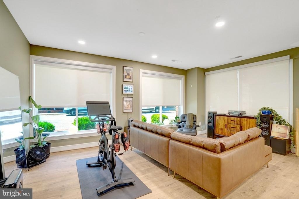 635 Slaters Lane - Photo 23