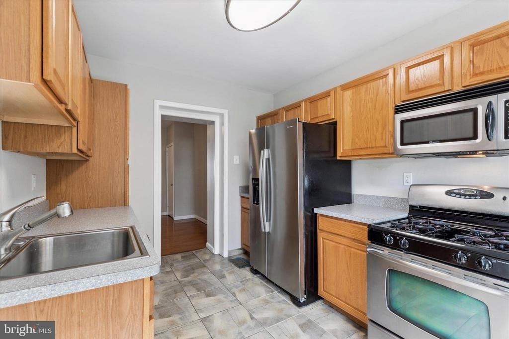 137 East Street - Photo 12