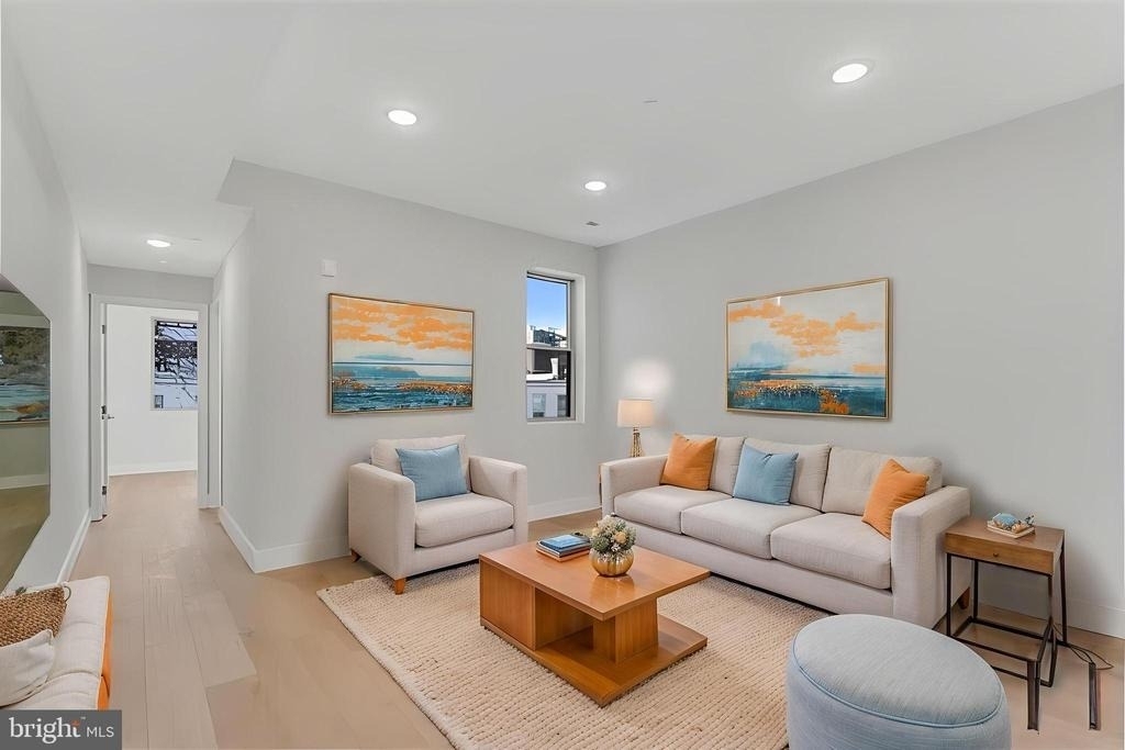 1229 W Hilton Street - Photo 0