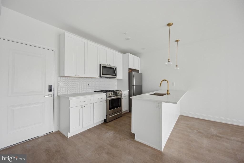 1614 Ridge Avenue - Photo 1