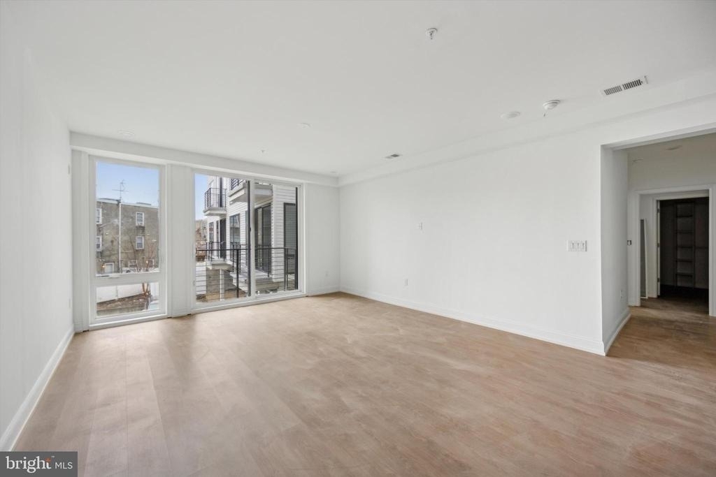 1614 Ridge Avenue - Photo 4