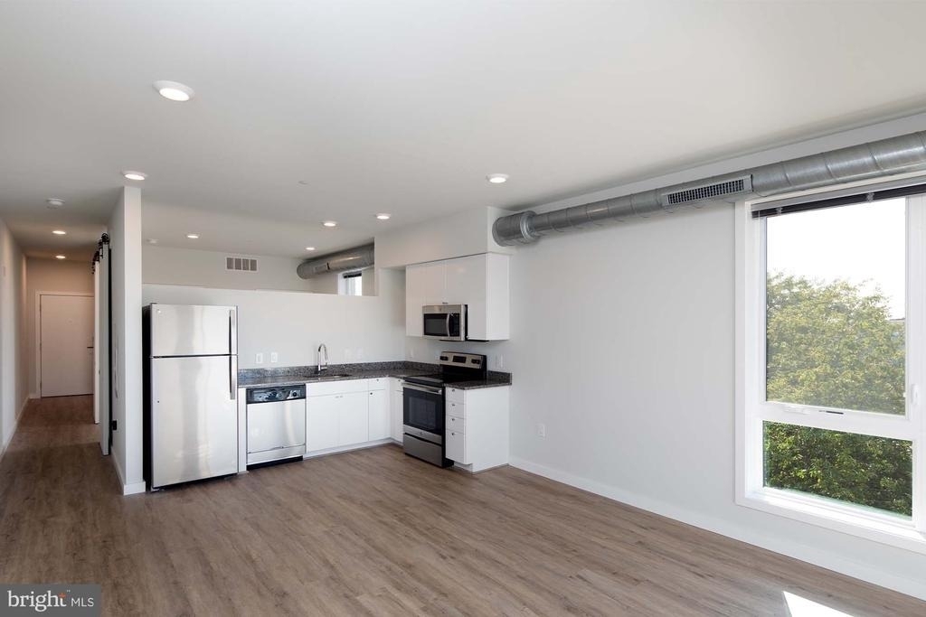 2120 E York Street - Photo 7