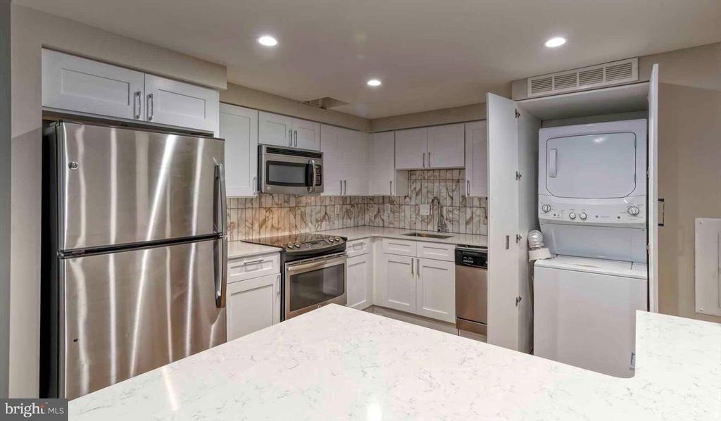 1815 John F Kennedy Boulevard - Photo 2