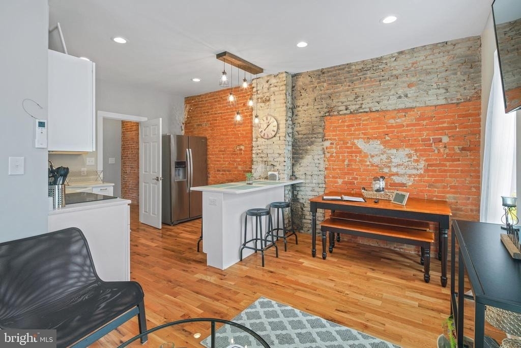 2049 E Hagert Street - Photo 1