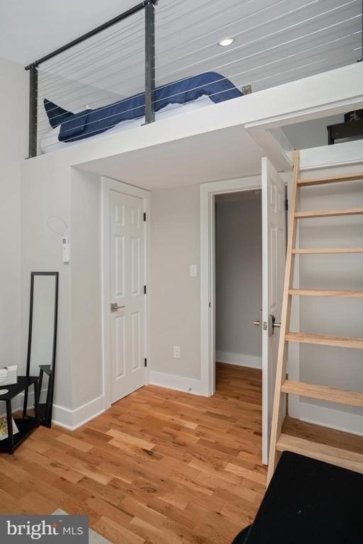 2049 E Hagert Street - Photo 23