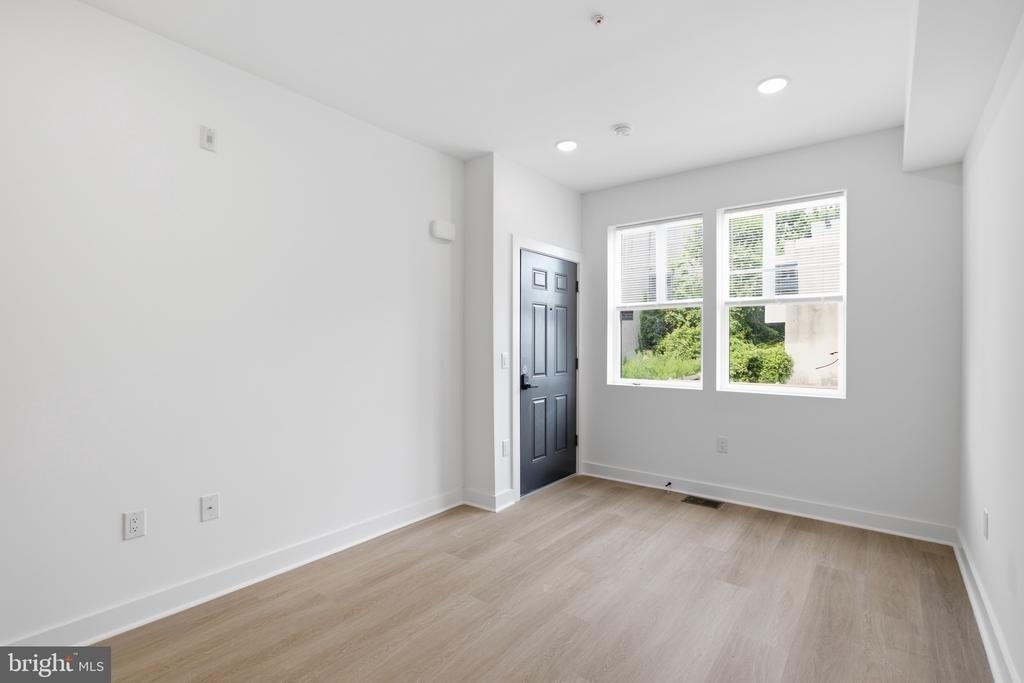 2251 N 12th Street - Photo 2