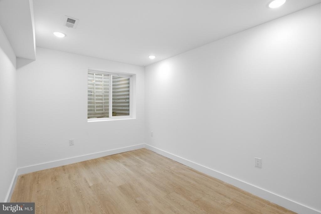 1027 W Arizona Street - Photo 8