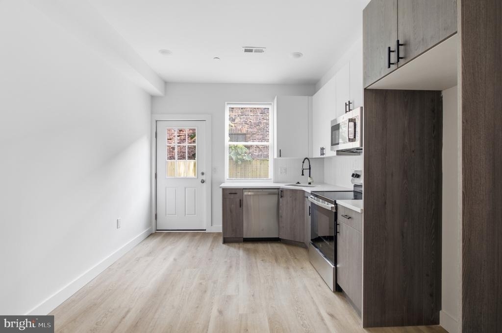 1027 W Arizona Street - Photo 4