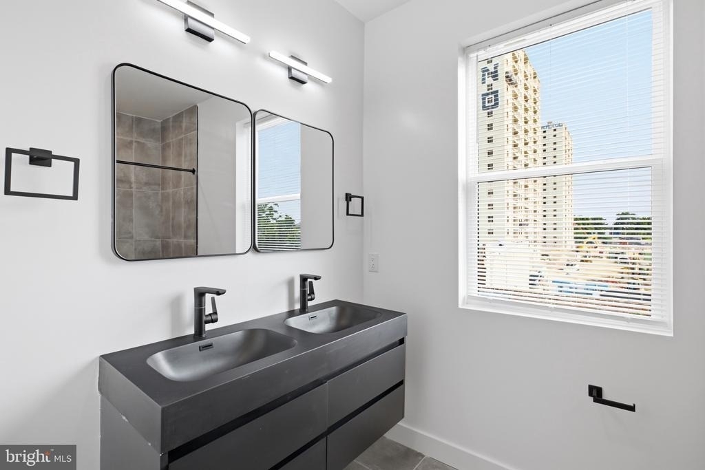 1027 W Arizona Street - Photo 23