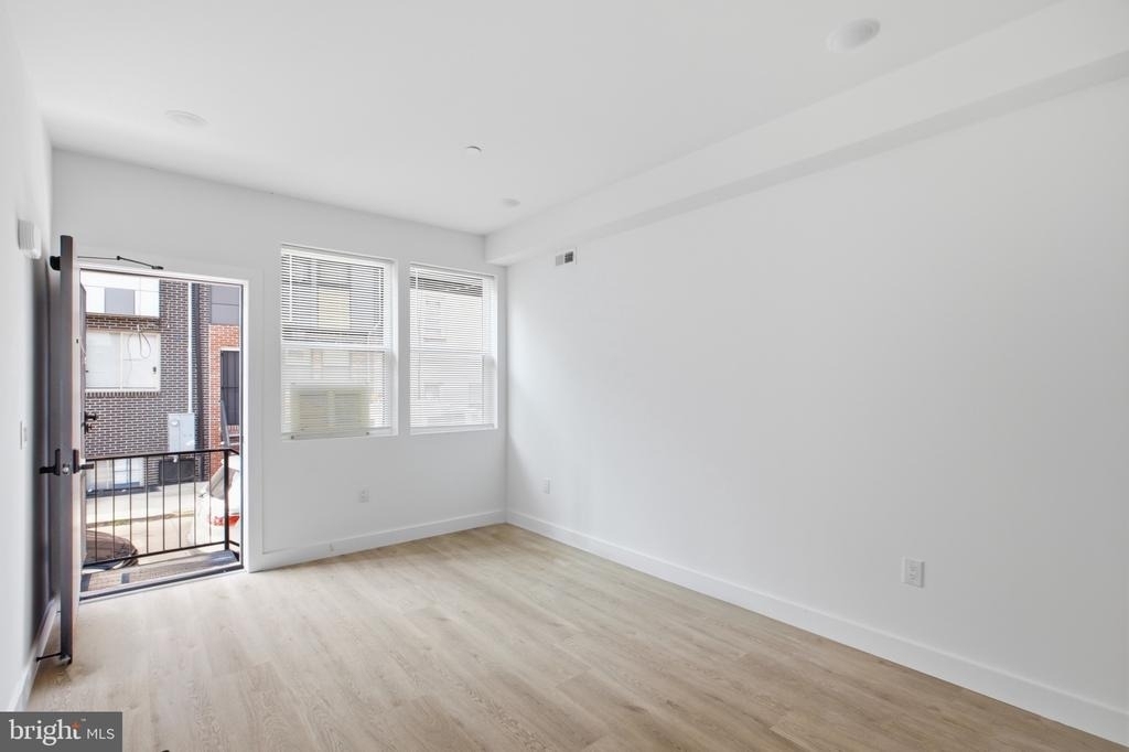 1027 W Arizona Street - Photo 1