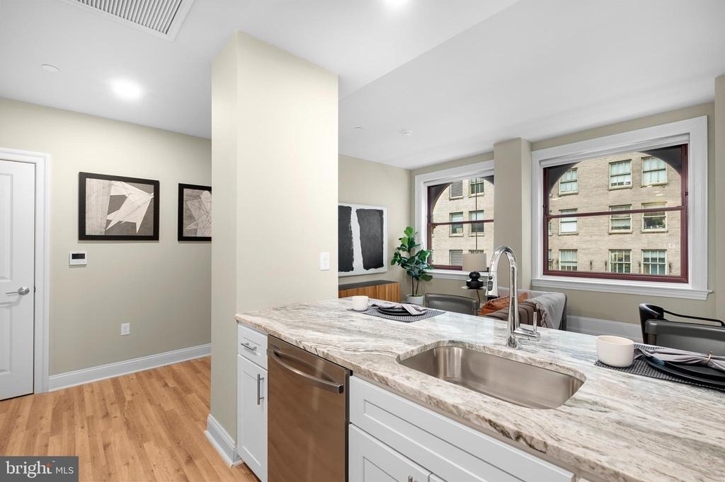 1420 Chestnut Street - Photo 11