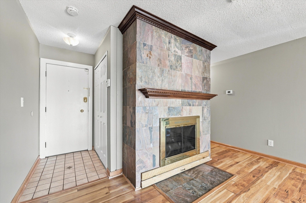 893 Cliffs Drive - Photo 5