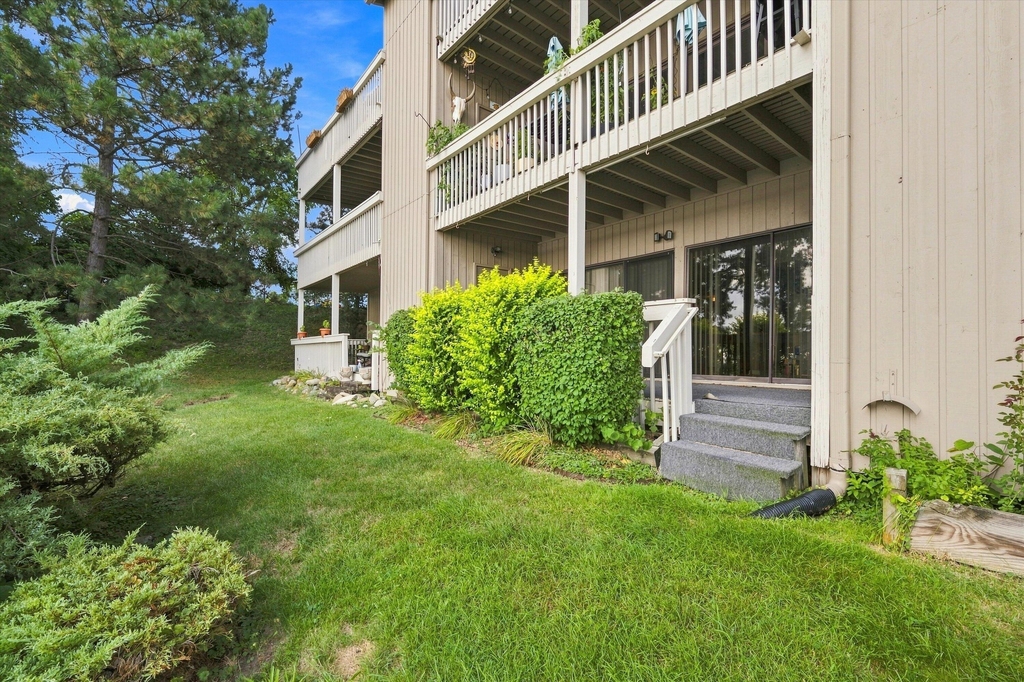893 Cliffs Drive - Photo 32