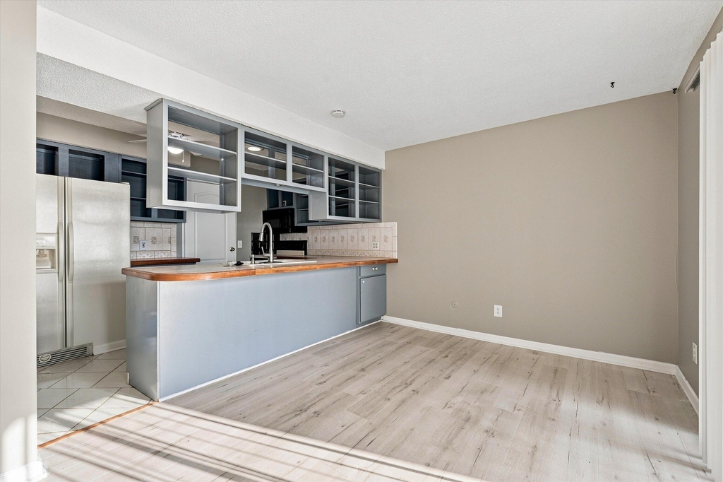 893 Cliffs Drive - Photo 11