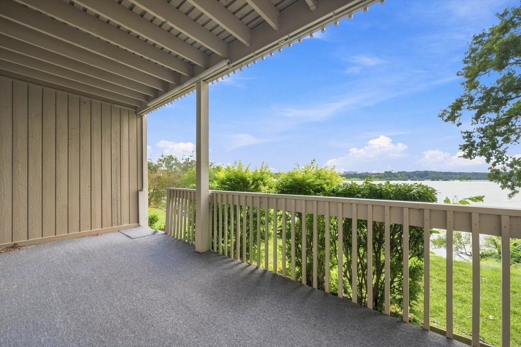 893 Cliffs Drive - Photo 19