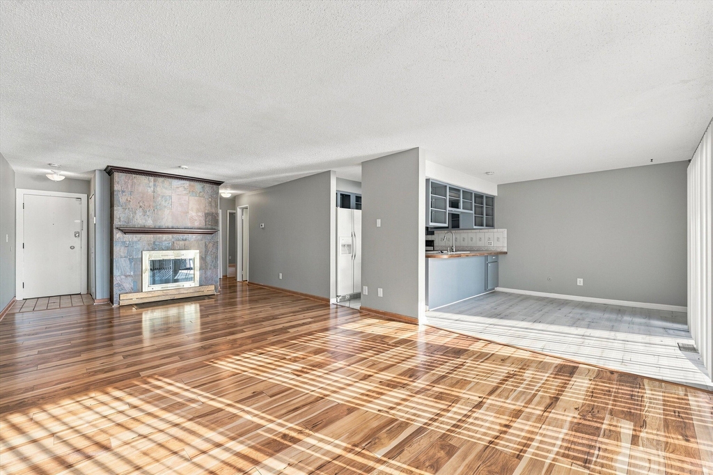 893 Cliffs Drive - Photo 10