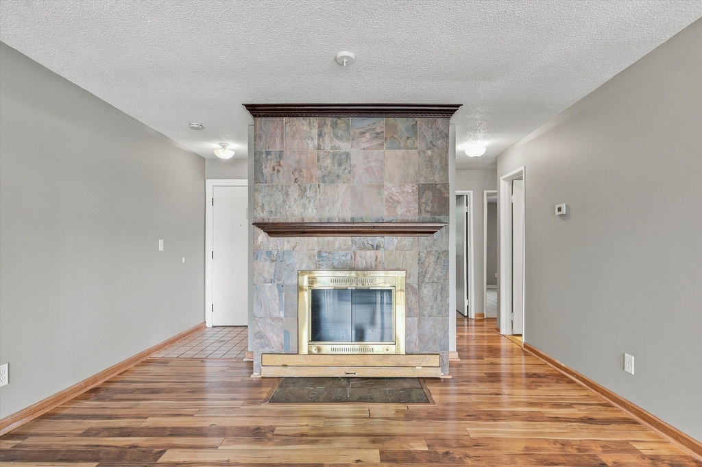 893 Cliffs Drive - Photo 6