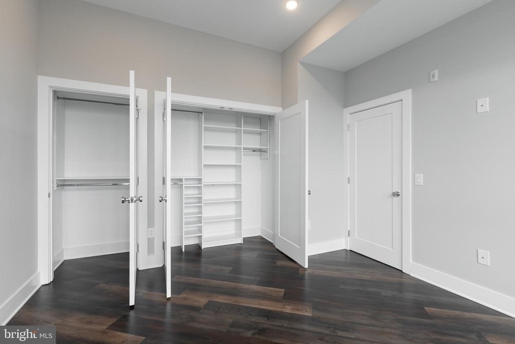 1555 Ridge Avenue - Photo 5