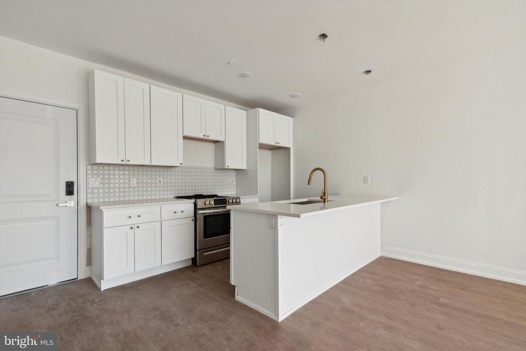 1614 Ridge Avenue - Photo 7