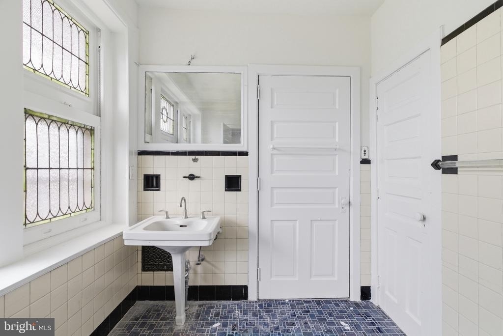 5939 Drexel Road - Photo 10