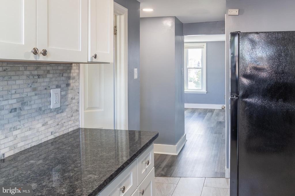 600 E Carver Street - Photo 3