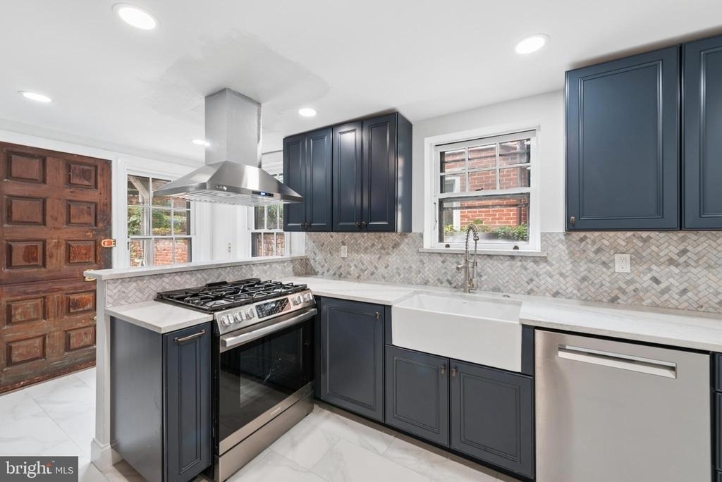 2218 Locust Street - Photo 18