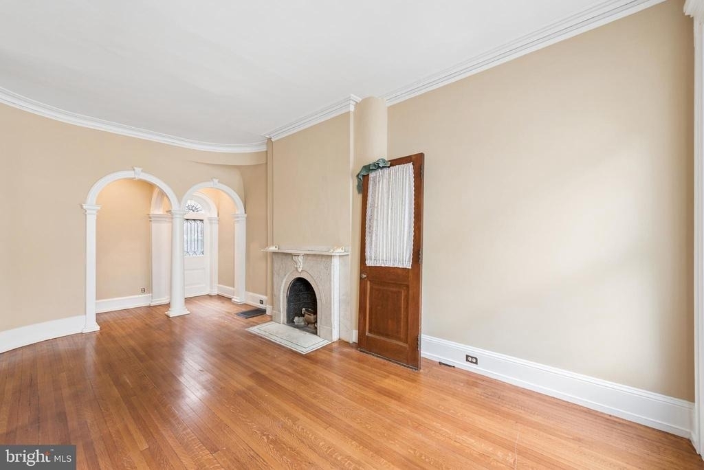 2218 Locust Street - Photo 7