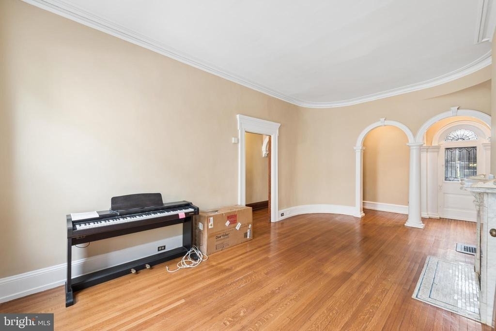 2218 Locust Street - Photo 10