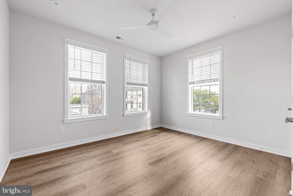 26 S York Road - Photo 3