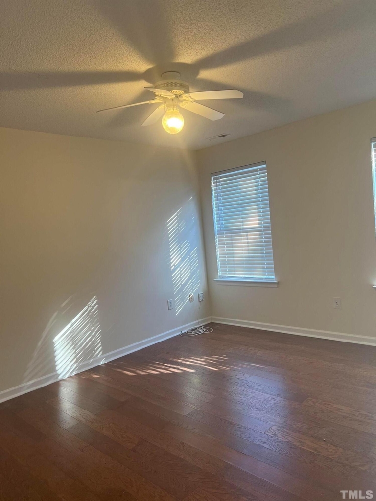 615 Edenberry Drive - Photo 3