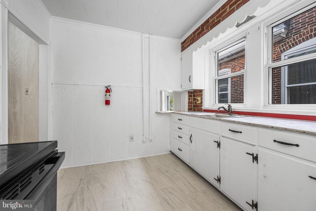 23 E 2nd Street - Photo 5