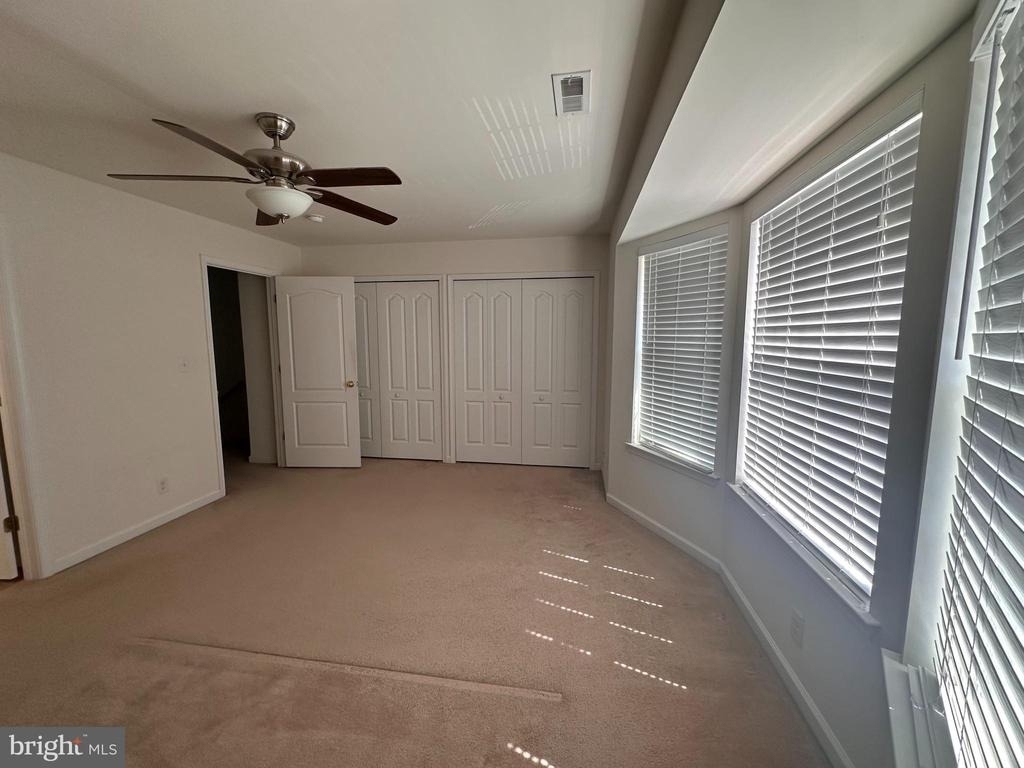709 E Elm Street - Photo 7