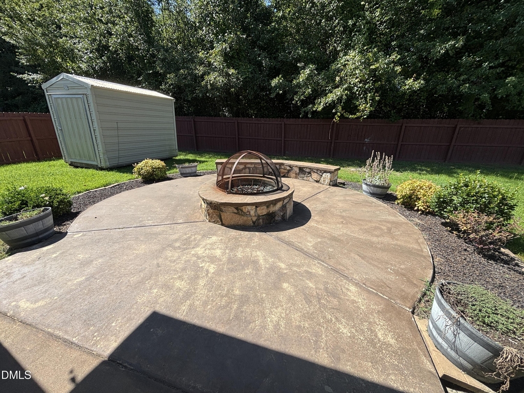 438 Roanoke Drive - Photo 3