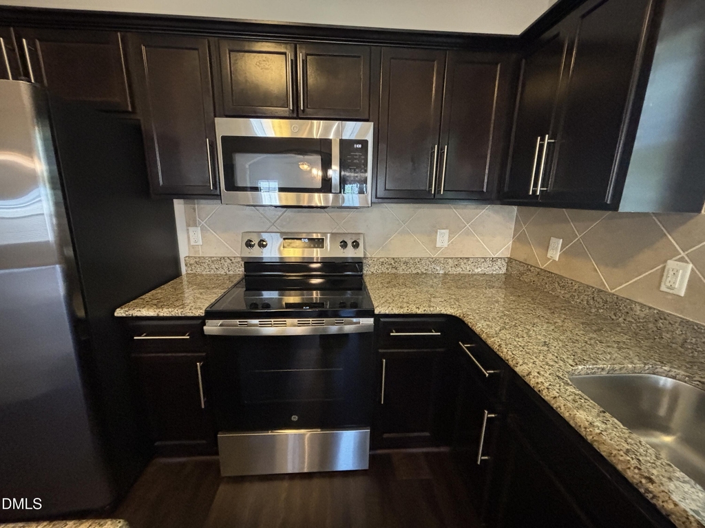 438 Roanoke Drive - Photo 33