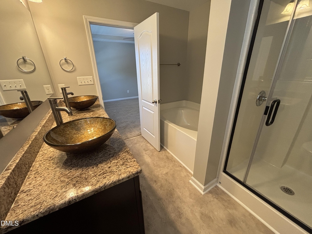 438 Roanoke Drive - Photo 4