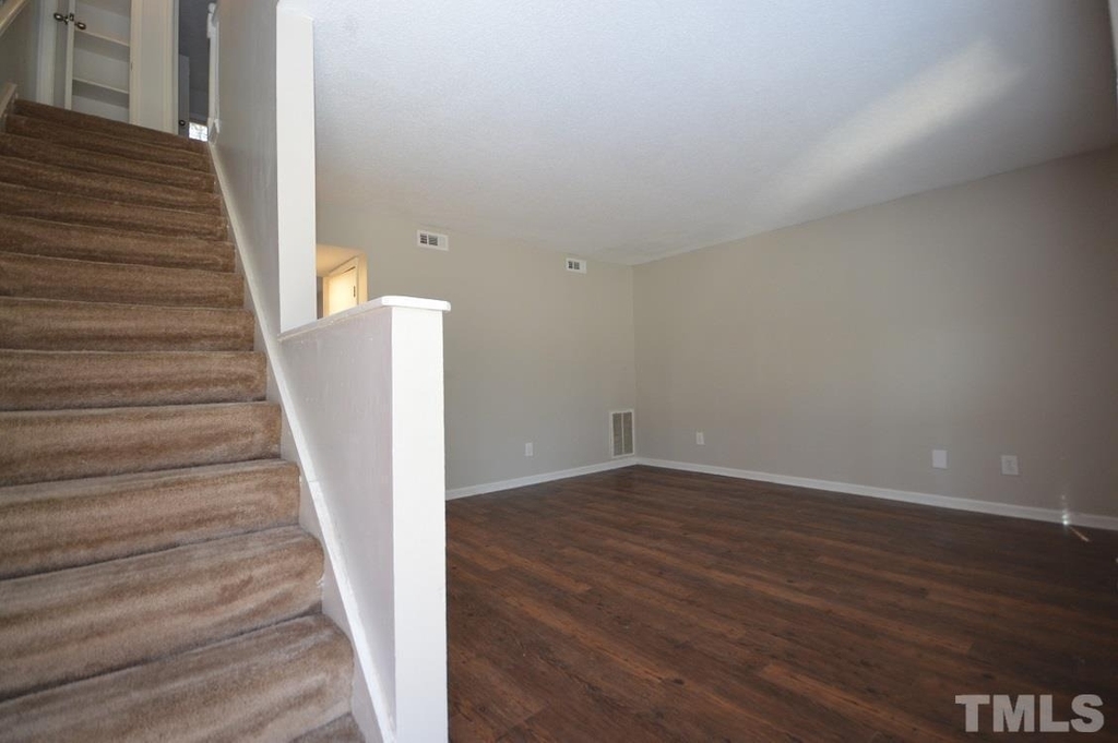 1208 Carlton Avenue - Photo 3