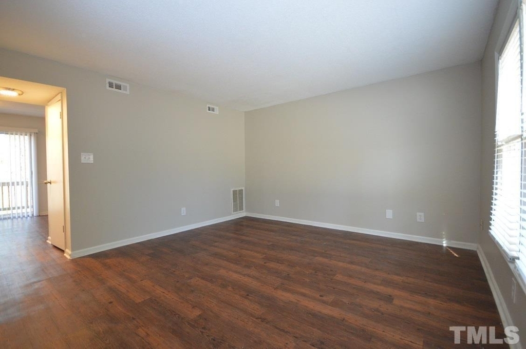 1208 Carlton Avenue - Photo 4
