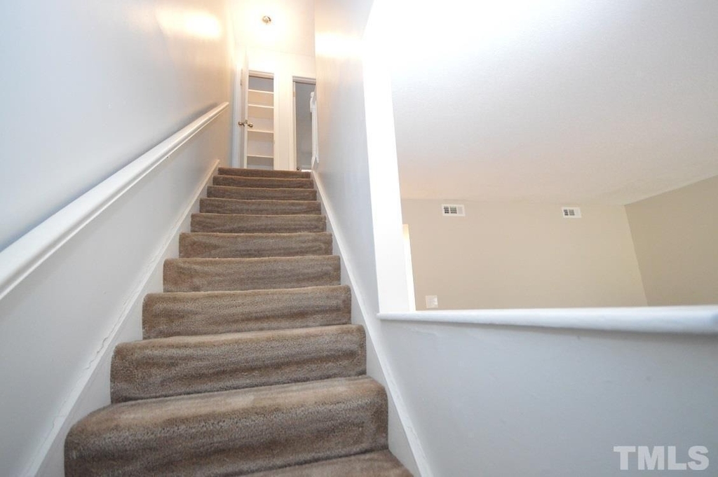 1208 Carlton Avenue - Photo 14