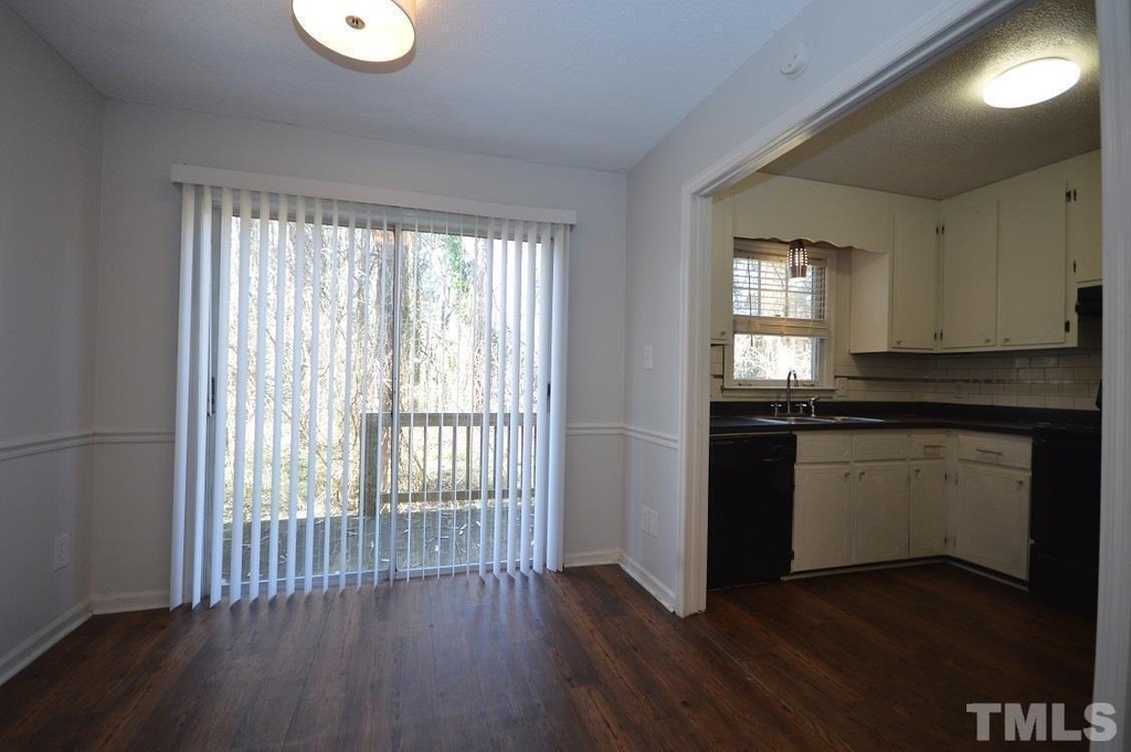 1208 Carlton Avenue - Photo 8