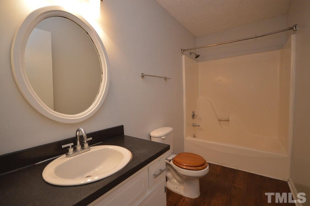 1208 Carlton Avenue - Photo 18