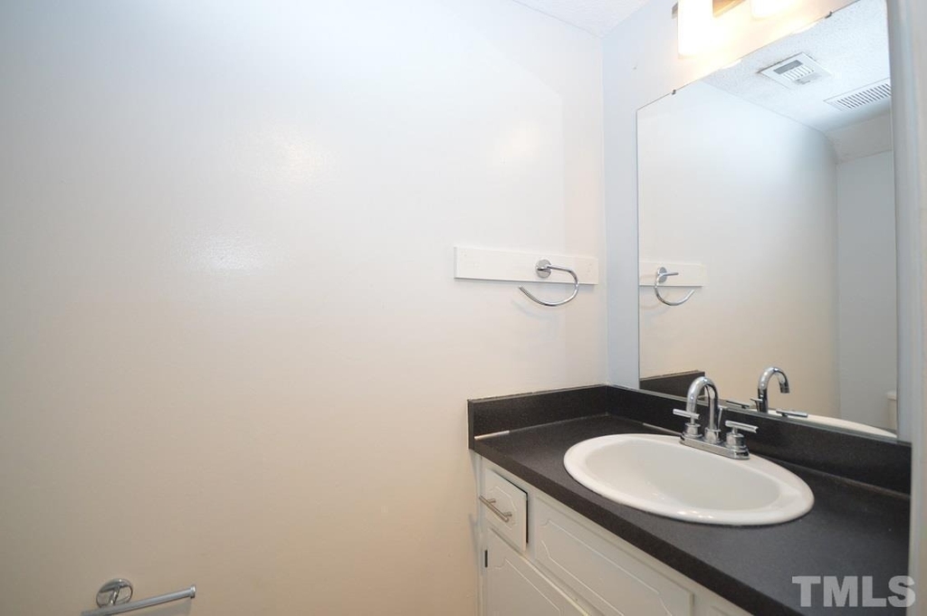 1208 Carlton Avenue - Photo 13