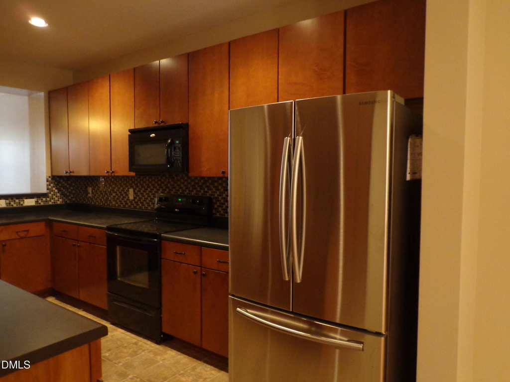3018 Freeport Drive - Photo 3