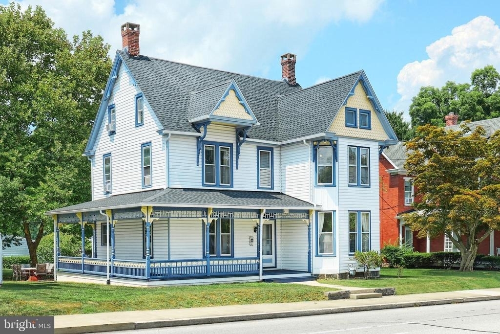 412 Carlisle Street - Photo 1