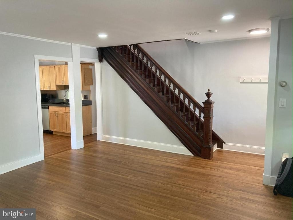 21 Maclean Street - Photo 2